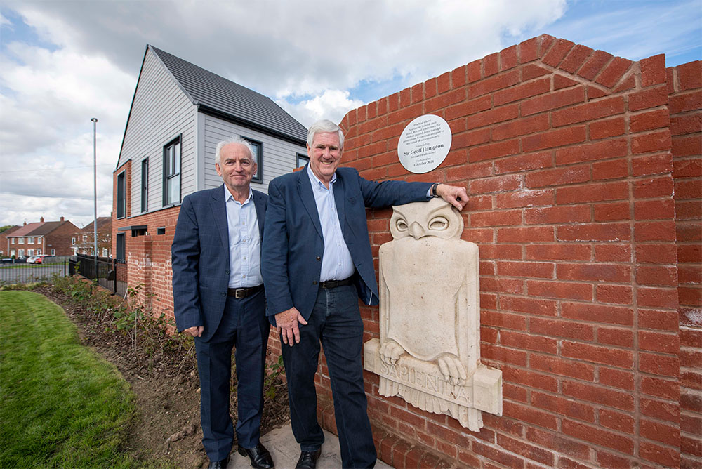 (L-R): Chris Handy, Director at WV Living, and Sir Geoff Hampton, former headteacher of Northicote School, unveil plaque and Owl at Hampton Park